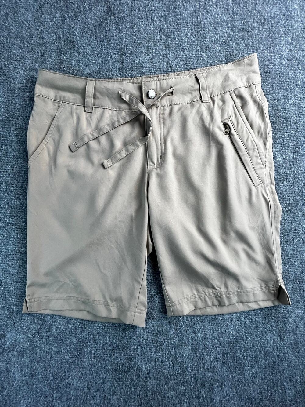 Magellan Outdoors Women's Gray Performance Shorts Size Medium Zip Pocket